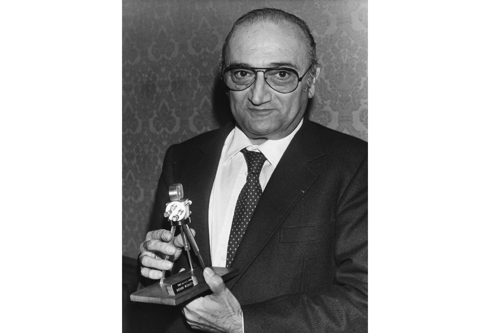 Henri Verneuil Visuotinė lietuvių enciklopedija