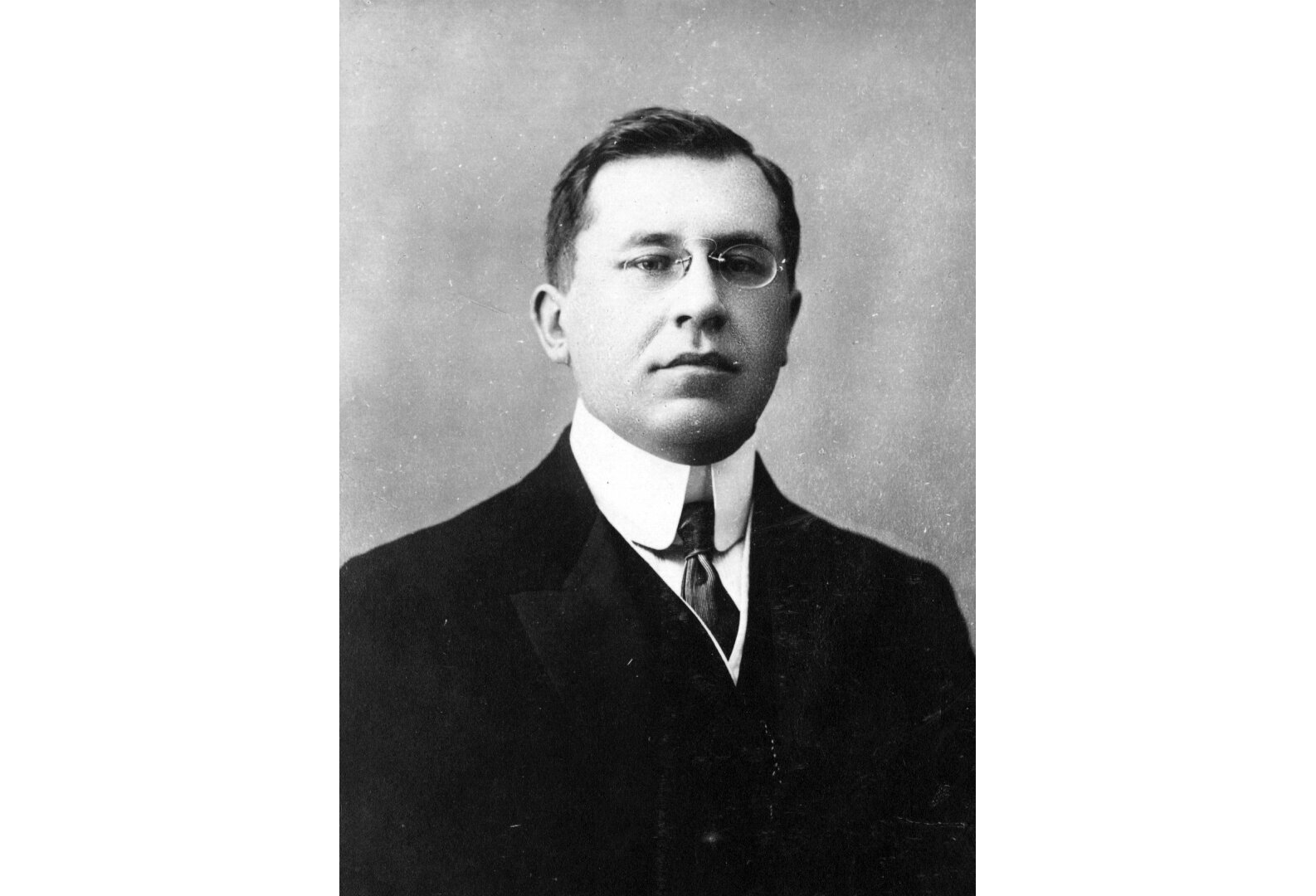 Aleksandr Konovalov - Visuotinė lietuvių enciklopedija