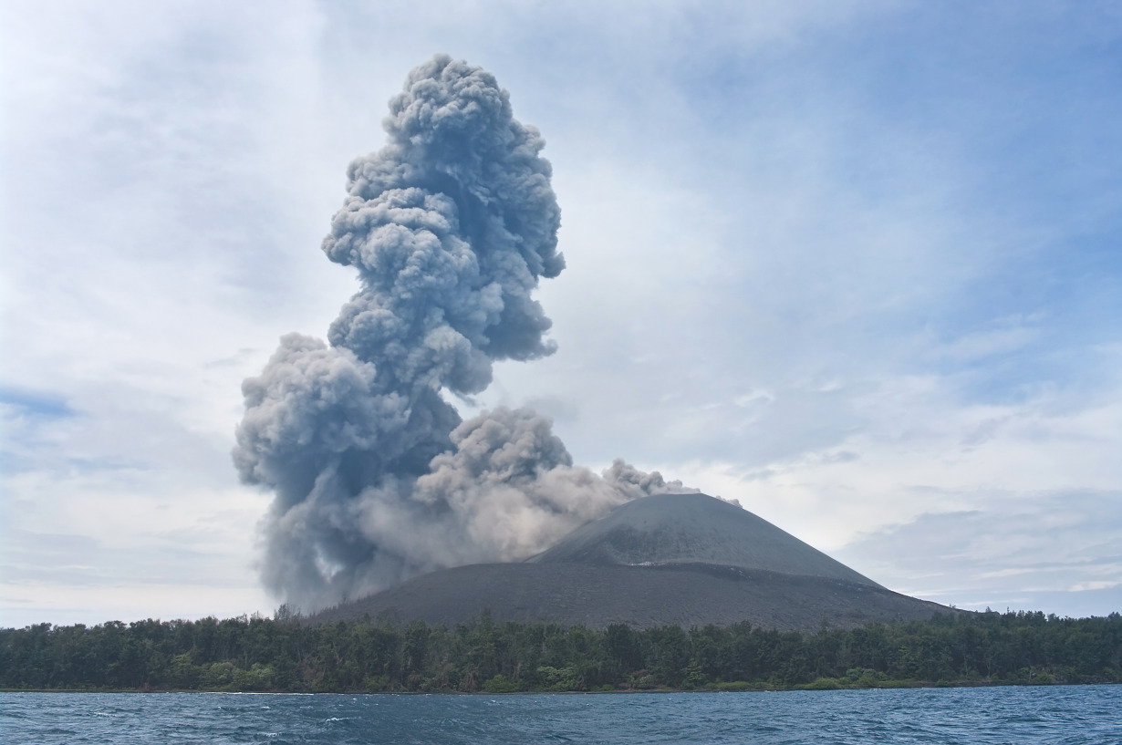 Krakatau - Visuotinė lietuvių enciklopedija