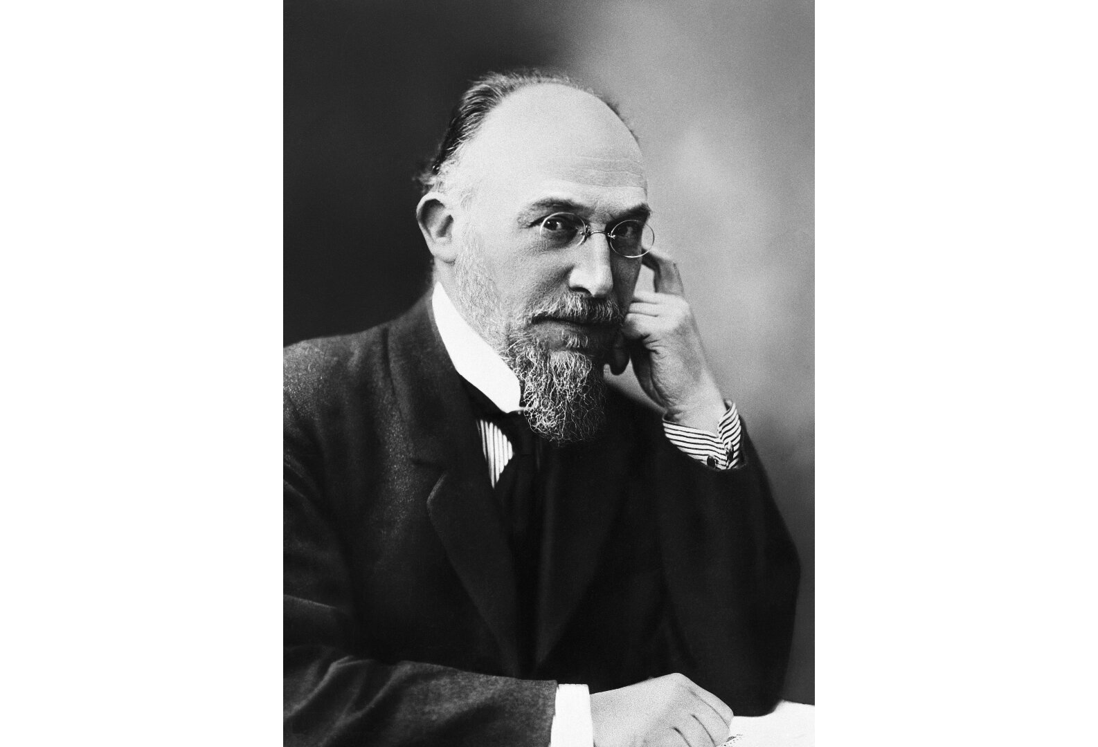 Erik Satie - Visuotinė lietuvių enciklopedija